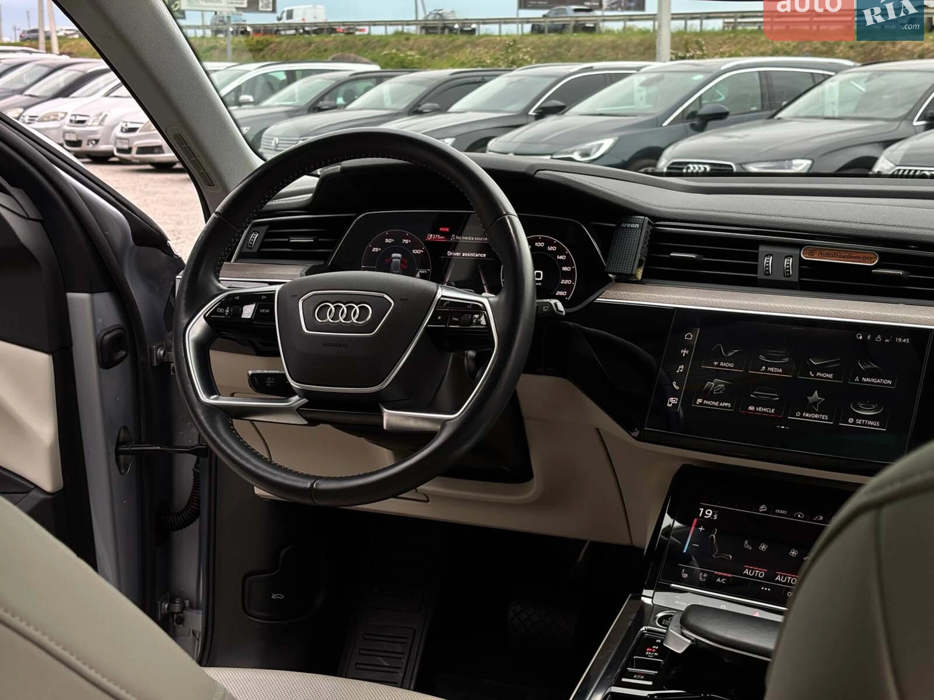 2021 Audi e-tron - мініатюра 48