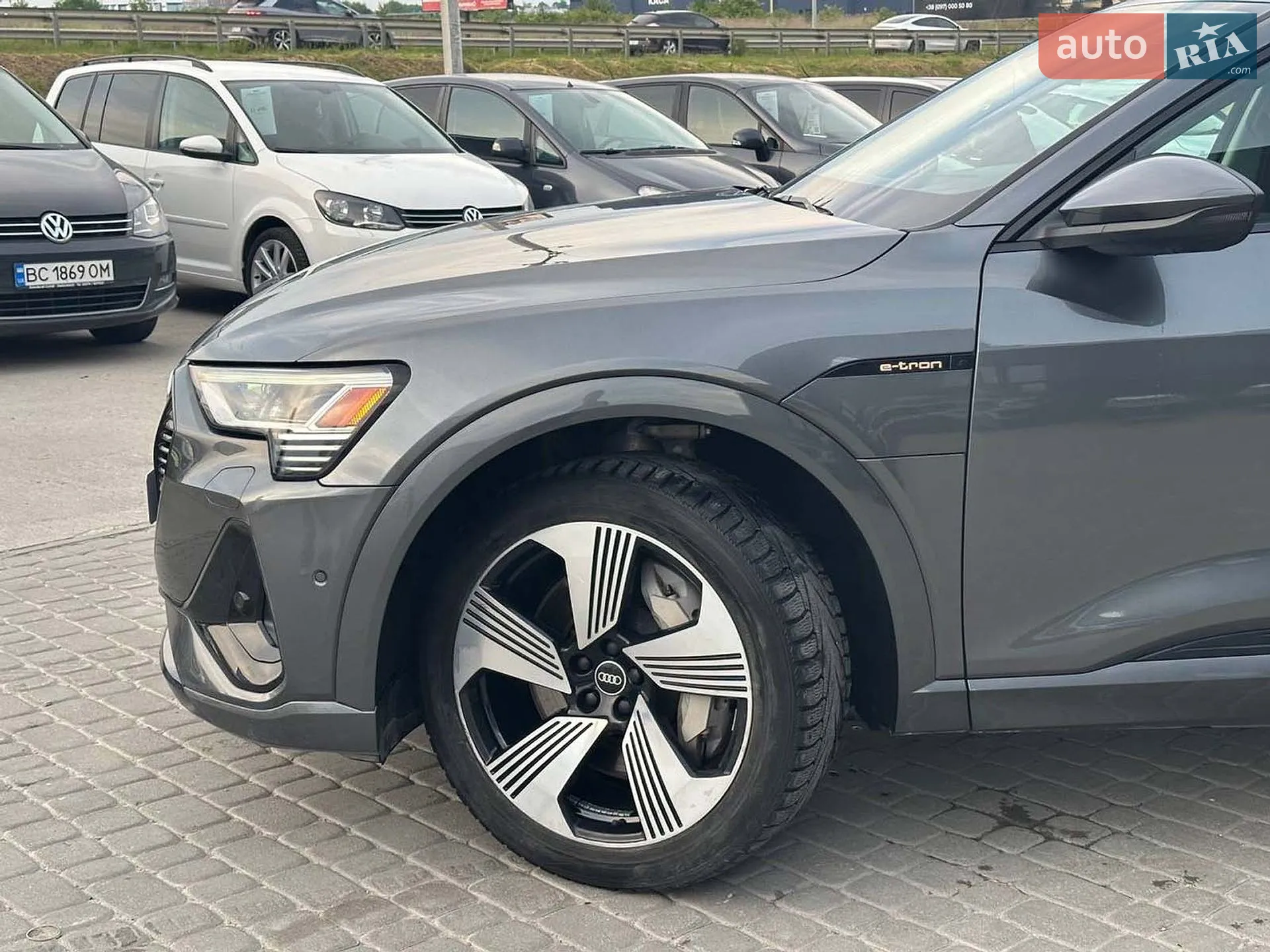 2020 Audi e-tron - мініатюра 2