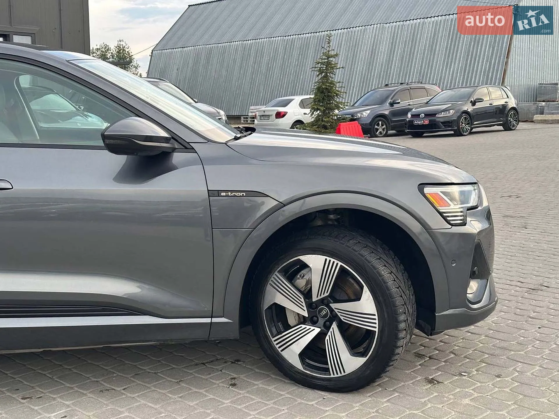 2020 Audi e-tron - мініатюра 12