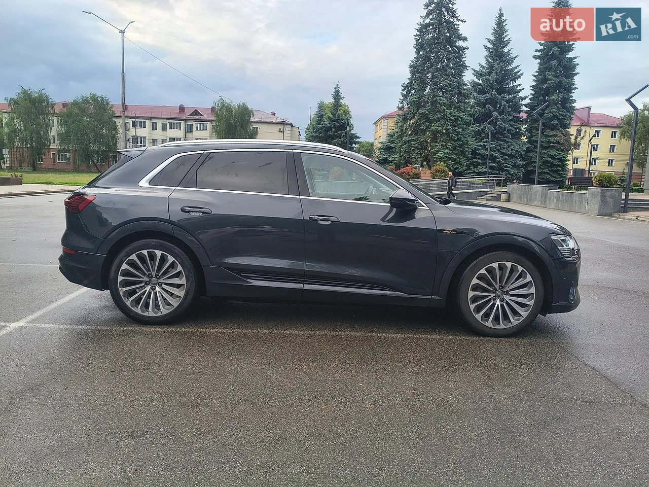 2020 Audi e-tron - мініатюра 39
