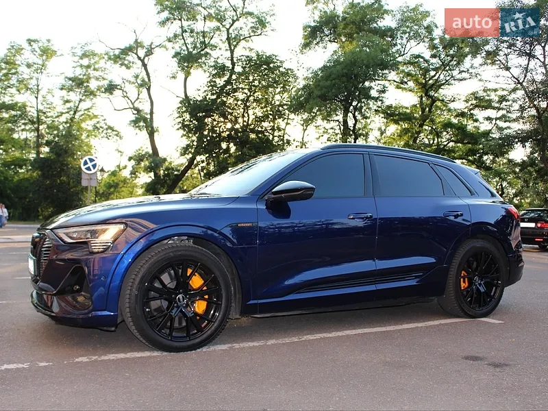 Audi e-tron 2022