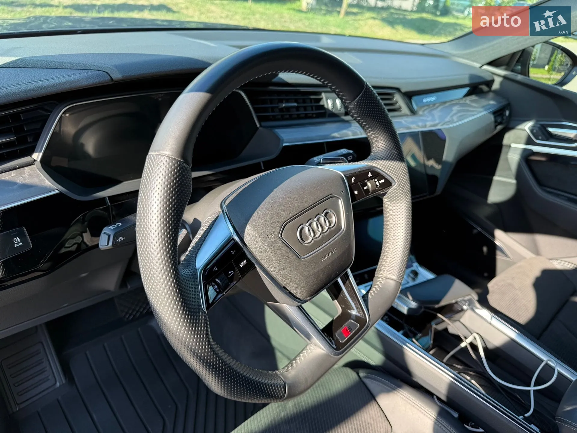 2020 Audi e-tron - мініатюра 29