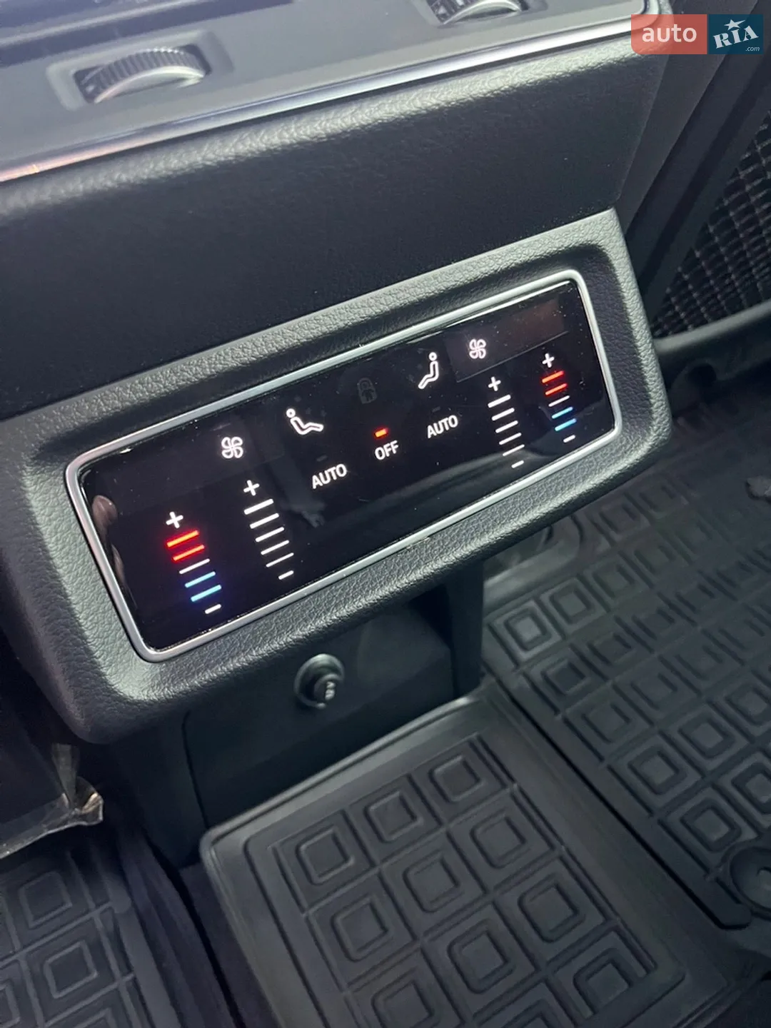 2019 Audi e-tron - мініатюра 10