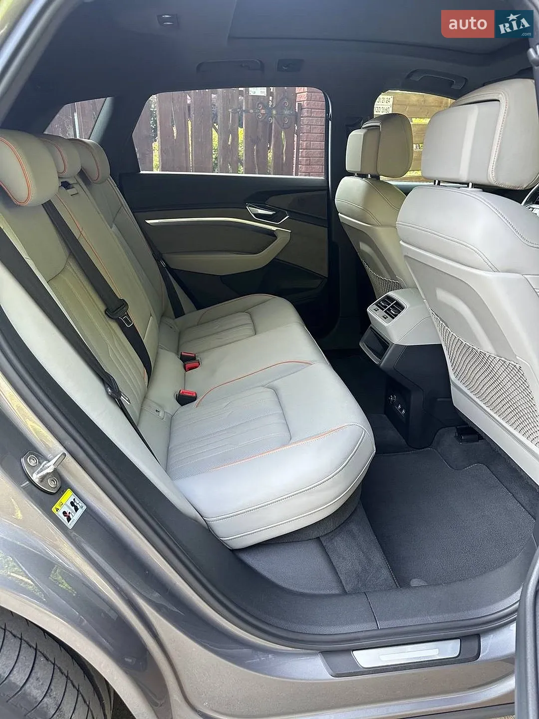 2019 Audi e-tron - мініатюра 21