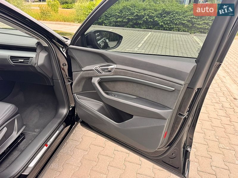 Внедорожник / Кроссовер Audi e-tron 2022 в Хмельницком