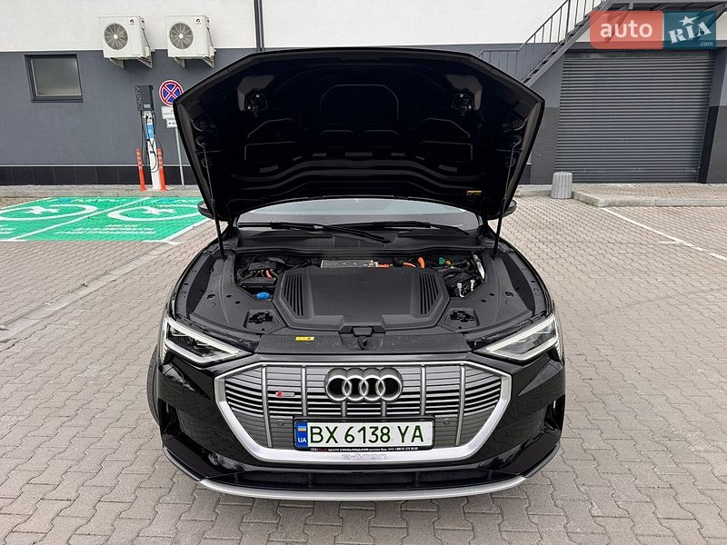 Внедорожник / Кроссовер Audi e-tron 2022 в Хмельницком
