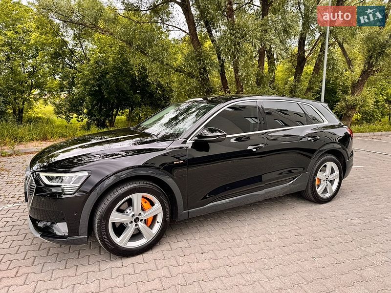 Внедорожник / Кроссовер Audi e-tron 2022 в Хмельницком