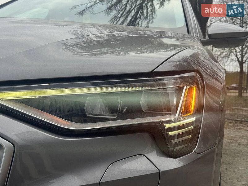 Внедорожник / Кроссовер Audi e-tron 2019 в Киеве