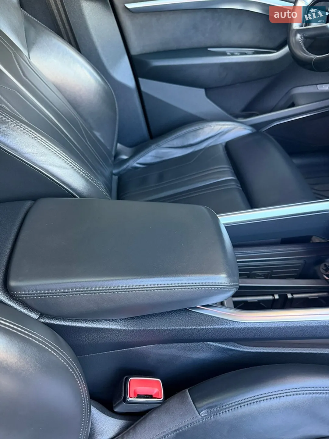 2019 Audi e-tron - мініатюра 21