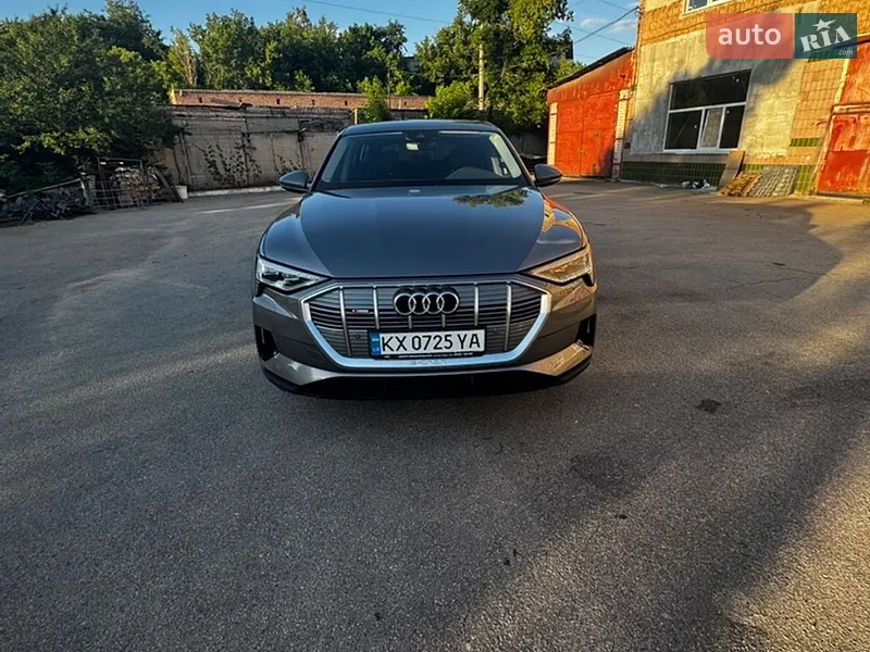 Audi e-tron 2021