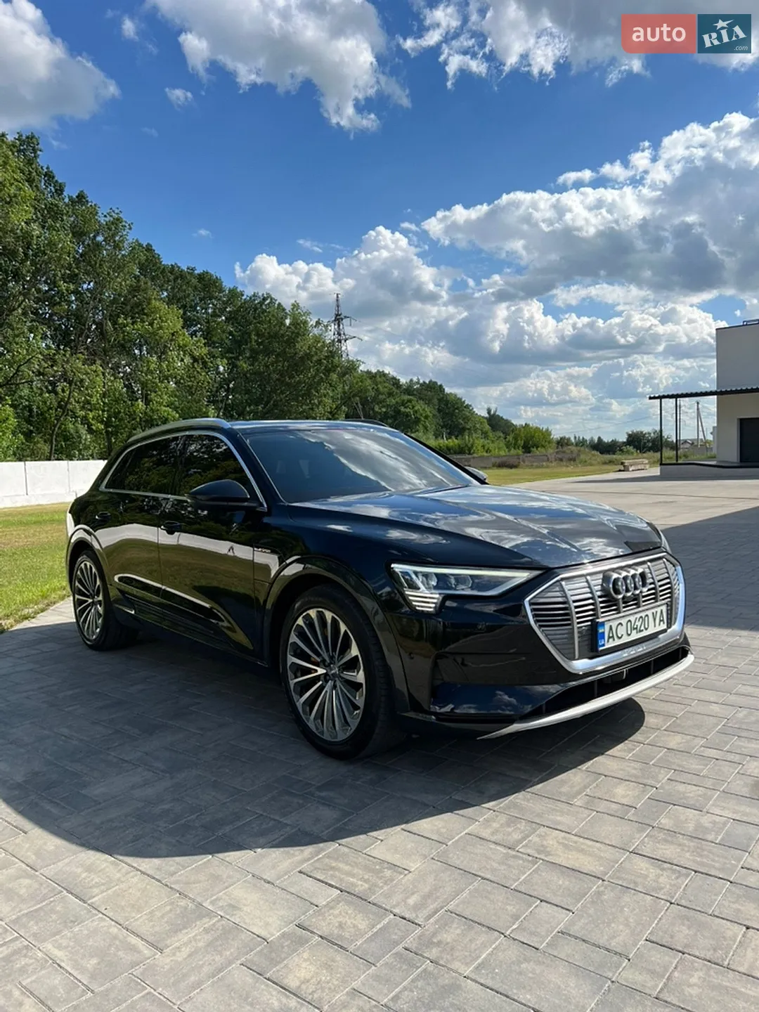 Audi e-tron 2018 VIN WAUZZZGE2KB001822 фото оголошення 5 з 6