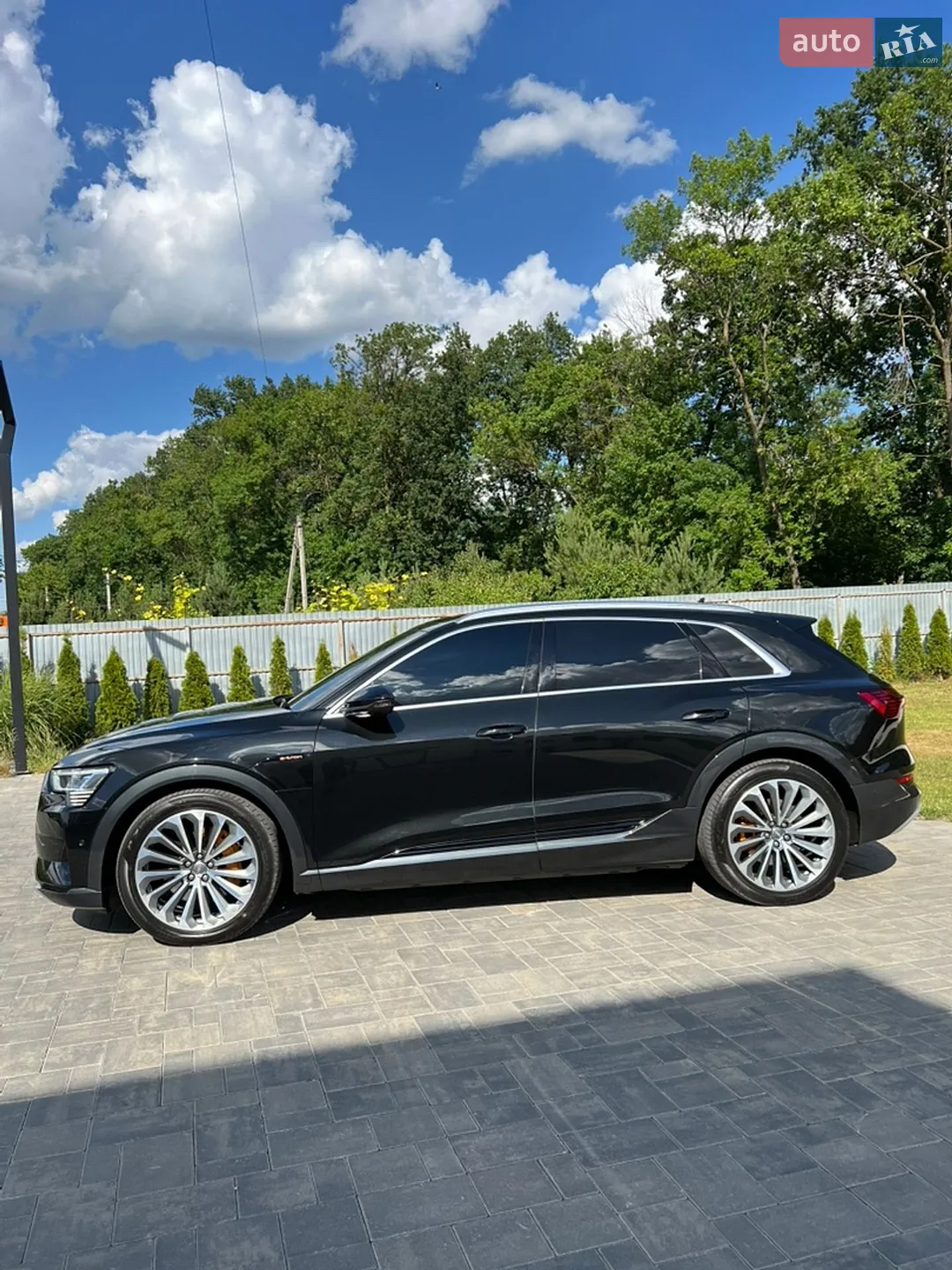 Audi e-tron 2018 VIN WAUZZZGE2KB001822 фото оголошення 6 з 6