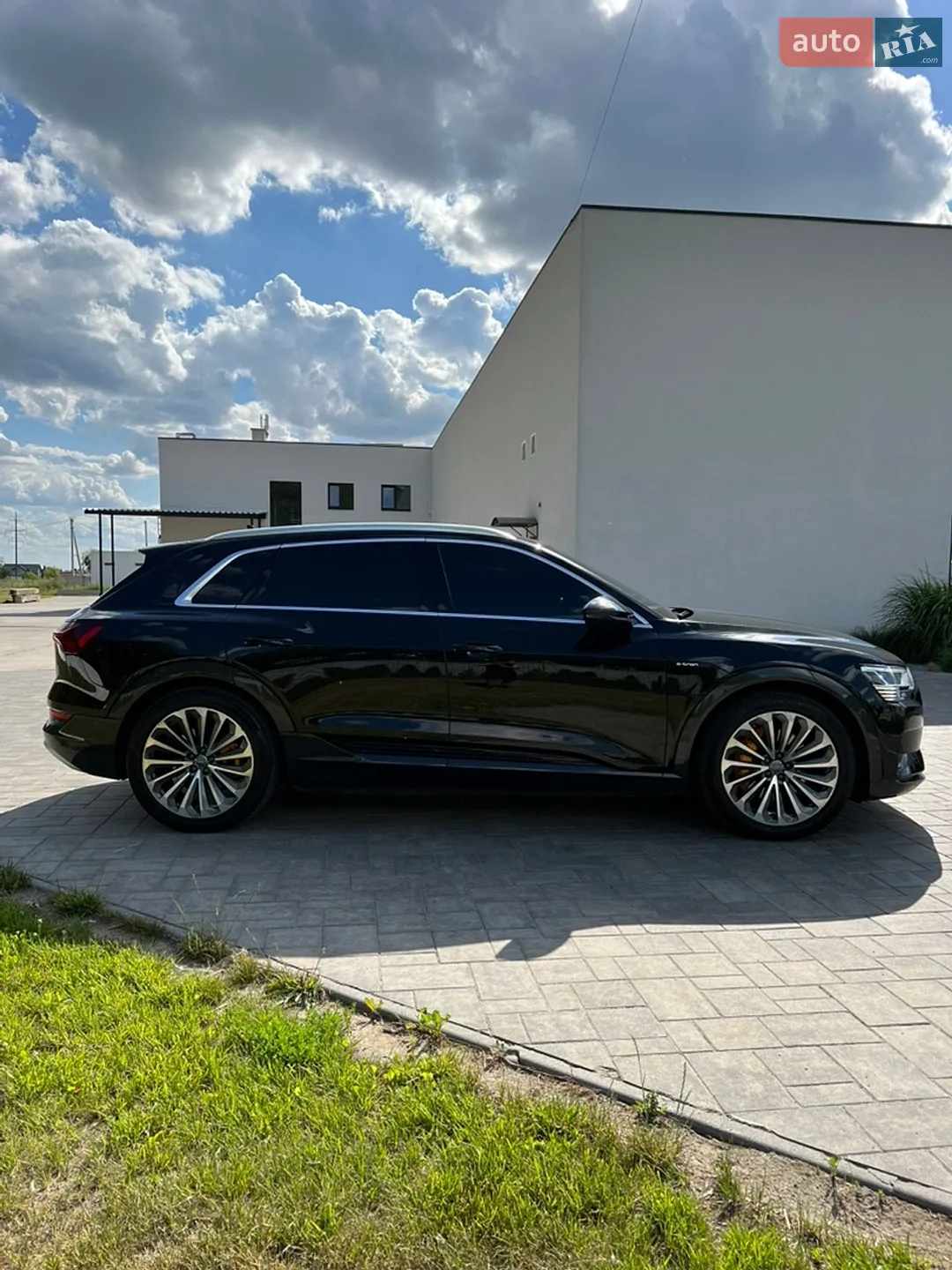 2018 Audi e-tron - мініатюра 6