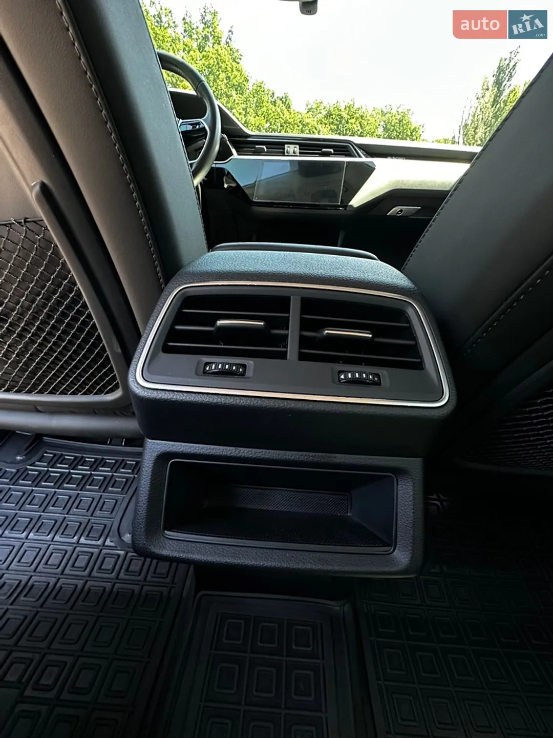 2020 Audi e-tron - мініатюра 30