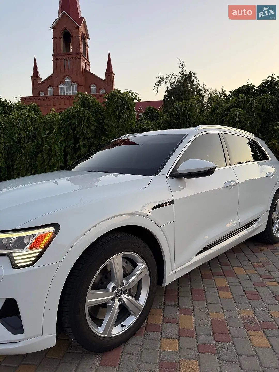 2019 Audi e-tron - мініатюра 4
