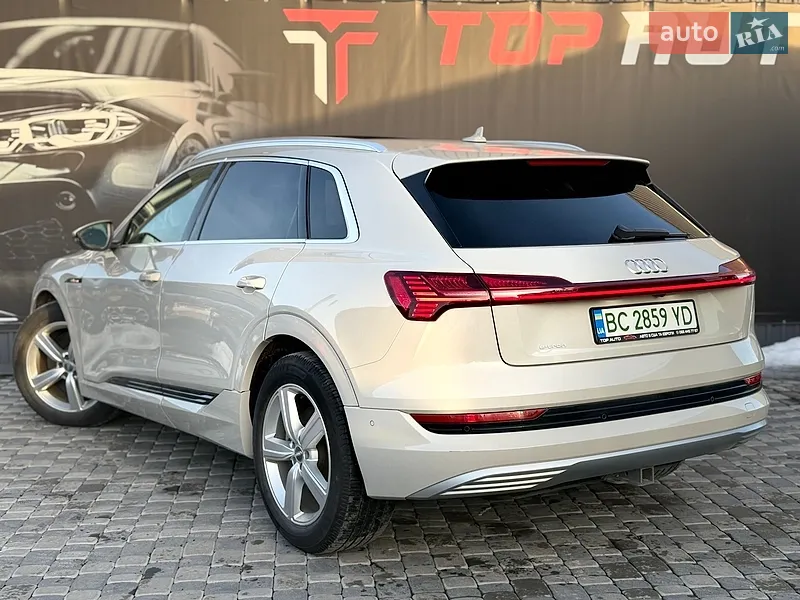 Audi e-tron 2019 VIN WA1LAAGE2KB024948 фото оголошення 18 з 114