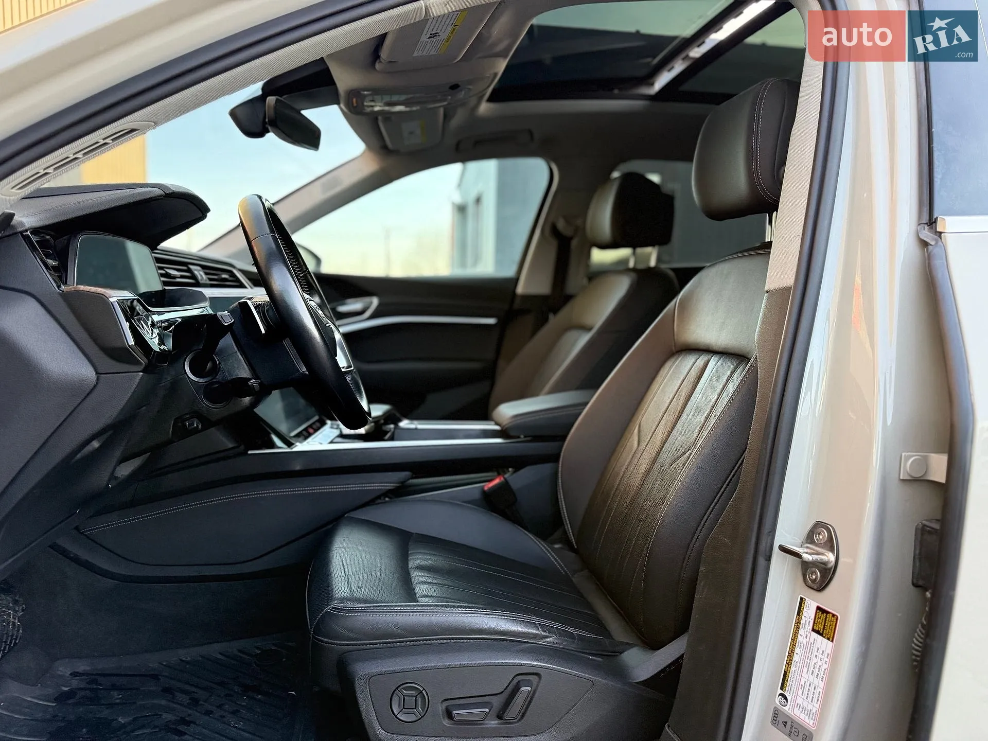 2019 Audi e-tron - мініатюра 31