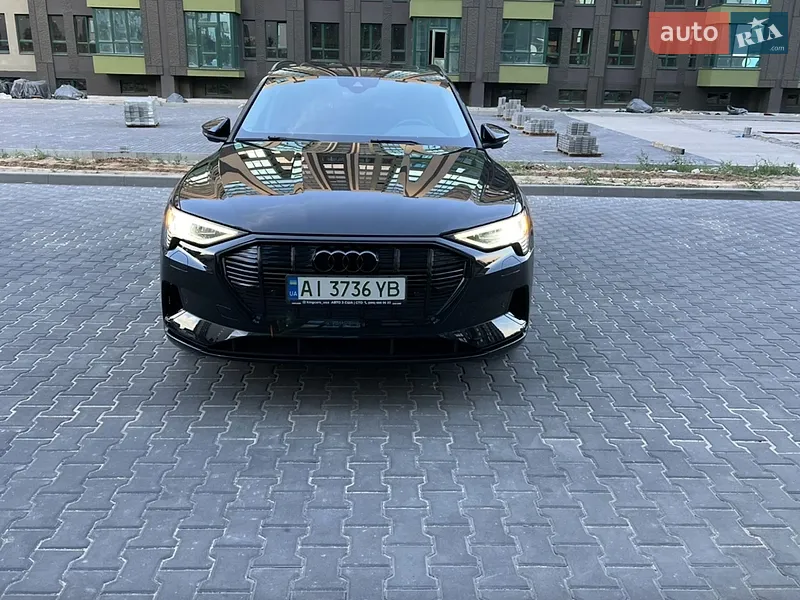 Audi e-tron 2020 VIN WA1AAAGE5MB003196 фото оголошення 2 з 72