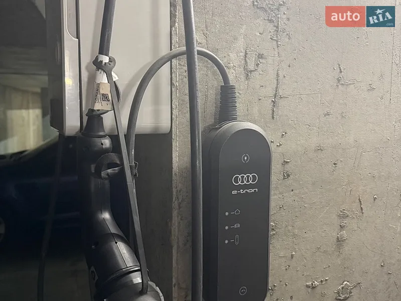 Audi e-tron 2022 VIN WAUZZZGE7NB031984 фото оголошення 9 з 52