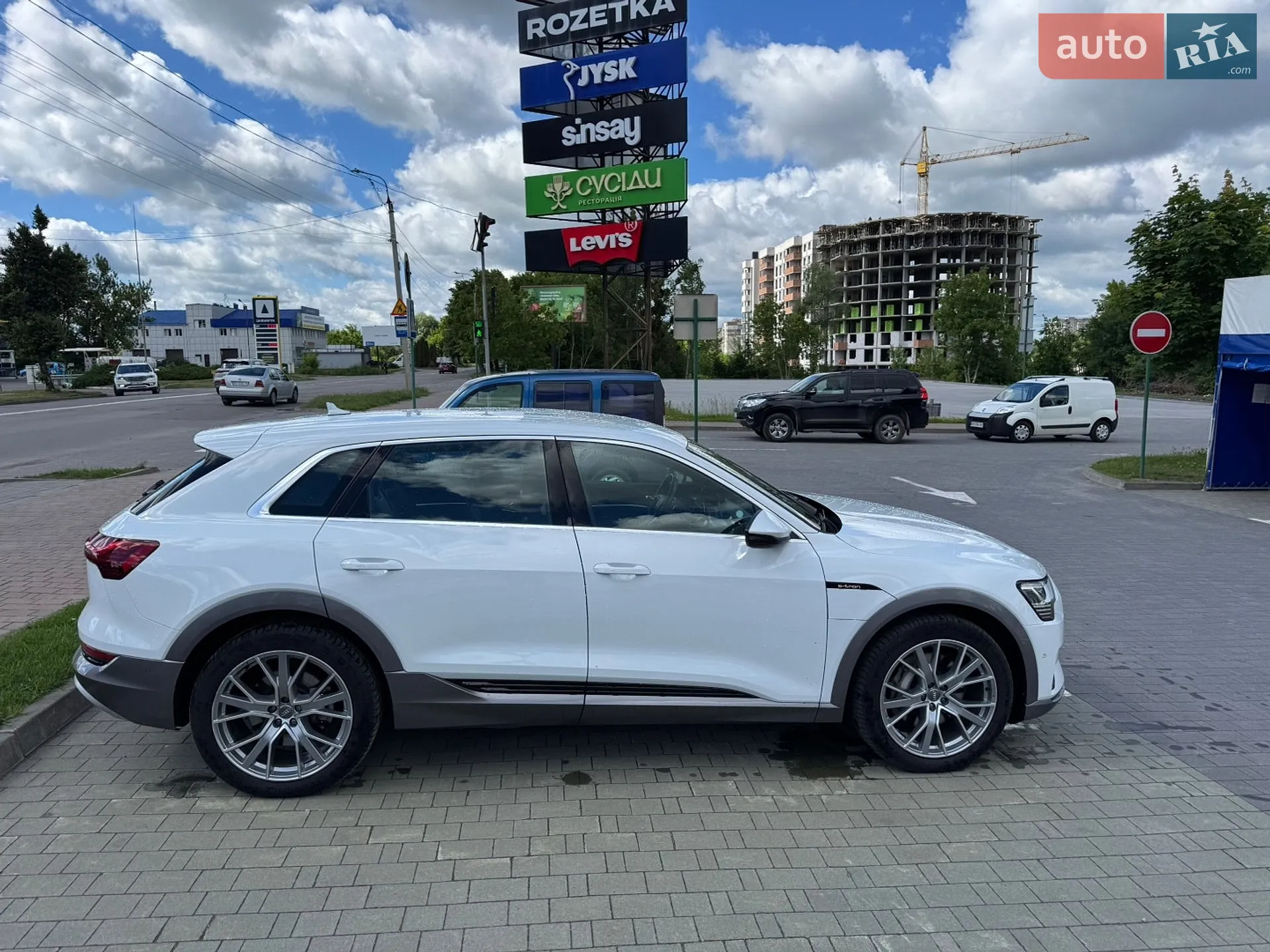 2019 Audi e-tron - мініатюра 5