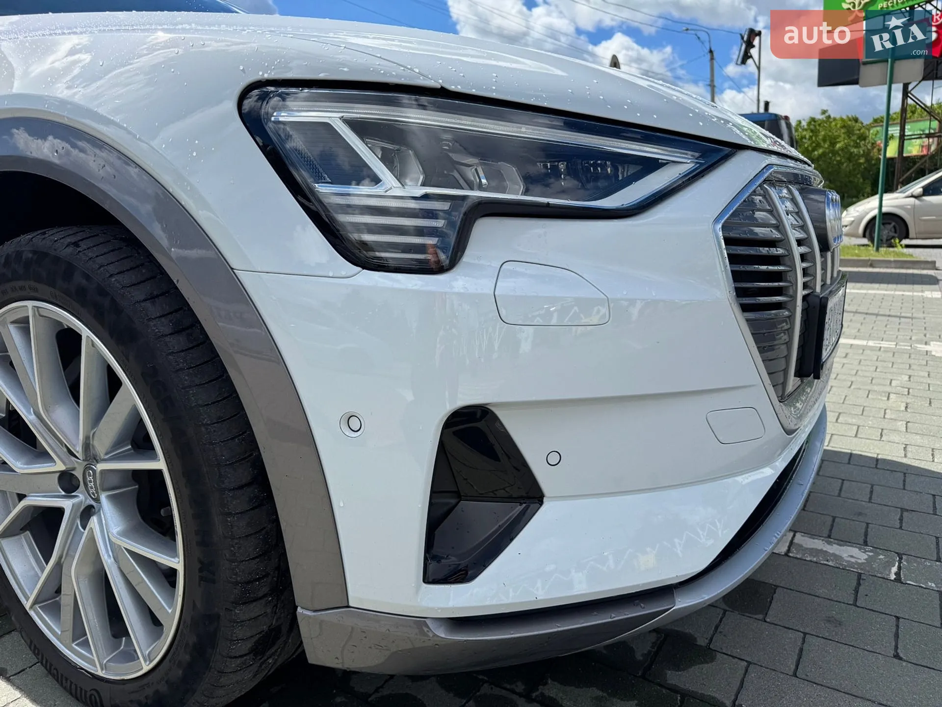2019 Audi e-tron - мініатюра 7