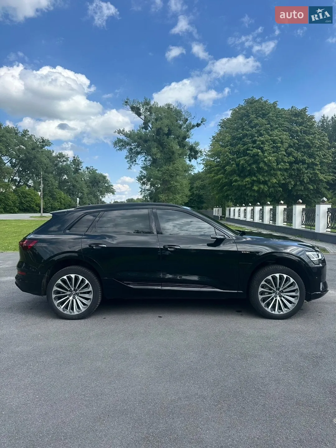 2019 Audi e-tron - мініатюра 12