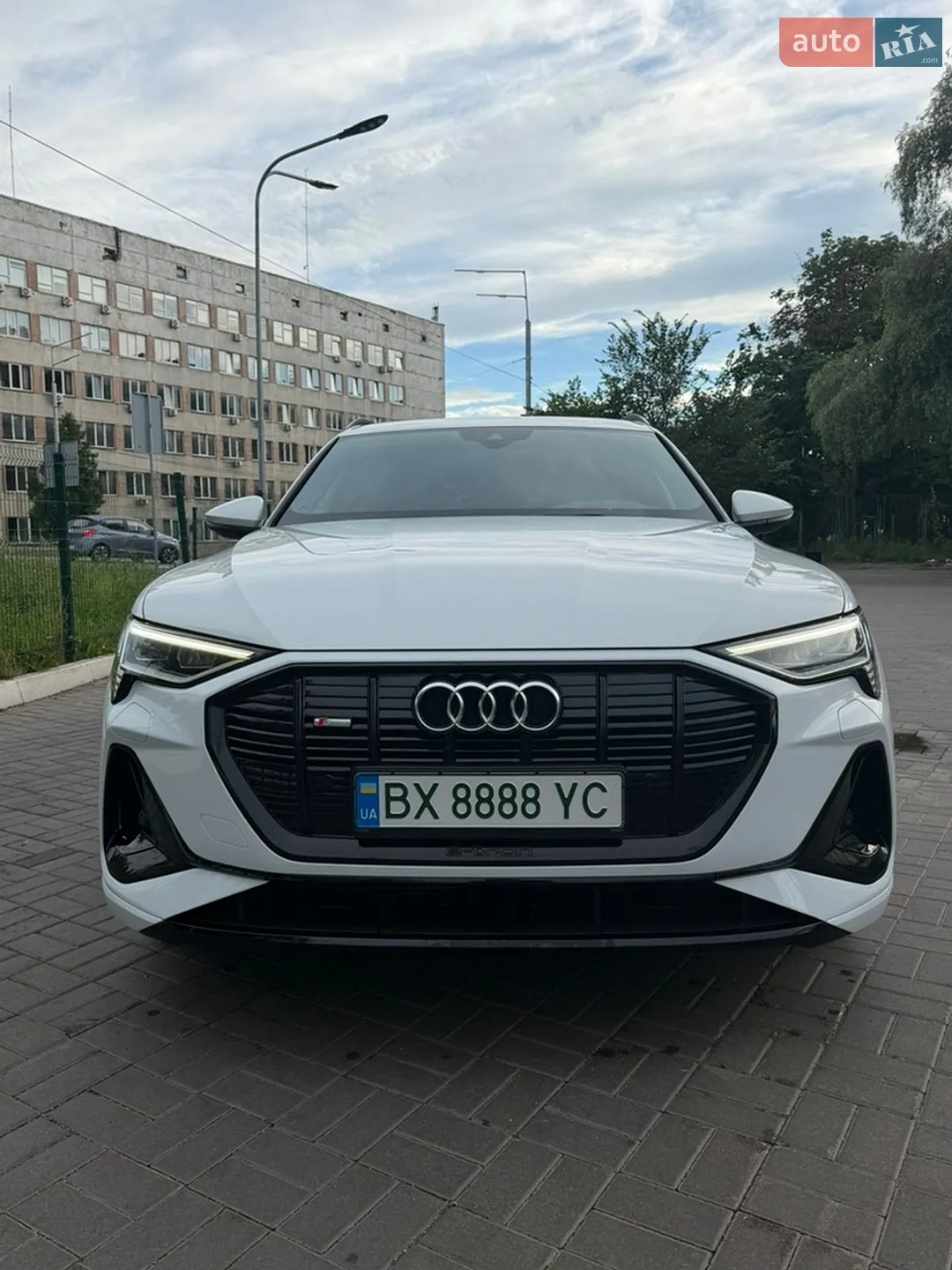 2020 Audi e-tron - мініатюра 2