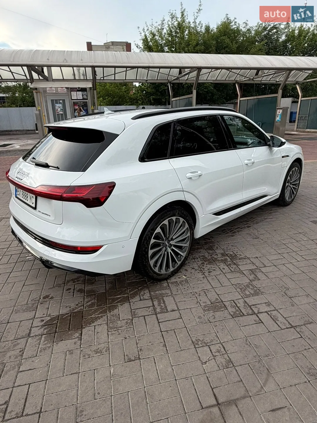 2020 Audi e-tron - мініатюра 8