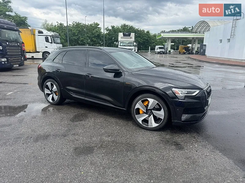 Audi e-tron 2022