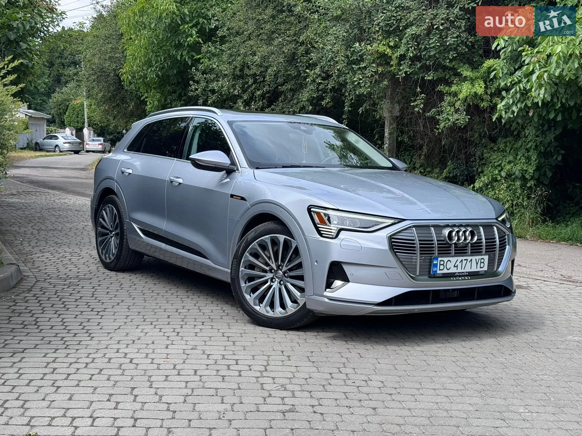 2019 Audi e-tron - мініатюра 2