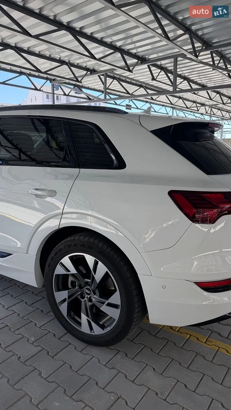 2021 Audi e-tron - мініатюра 3