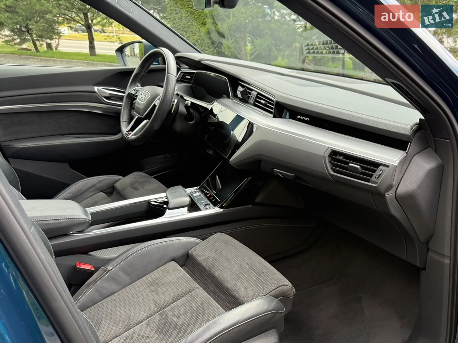2019 Audi e-tron - мініатюра 9