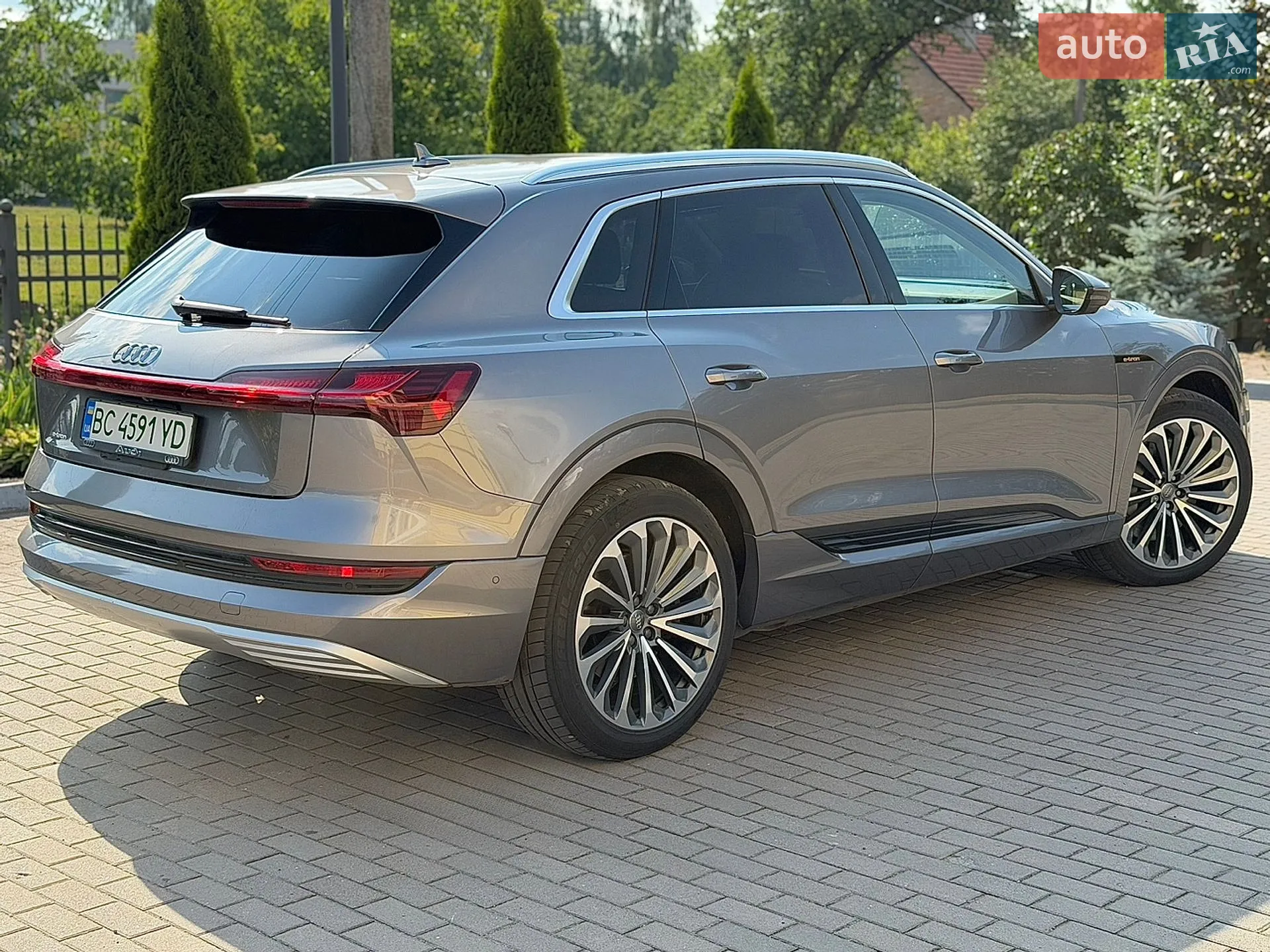 2019 Audi e-tron - мініатюра 3