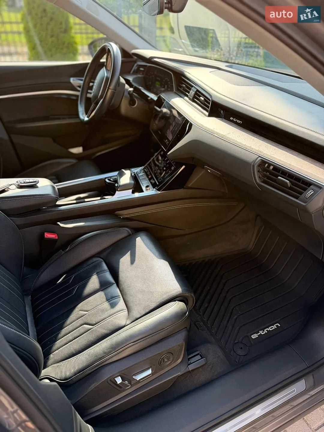 2019 Audi e-tron - мініатюра 8