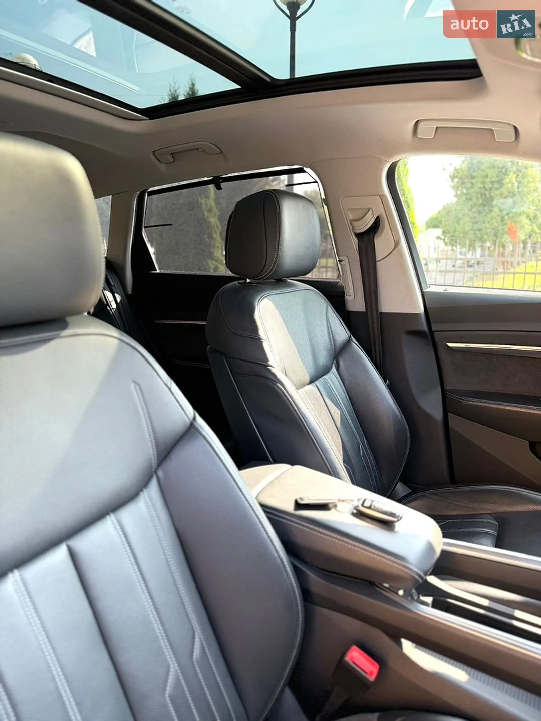 2019 Audi e-tron - мініатюра 13