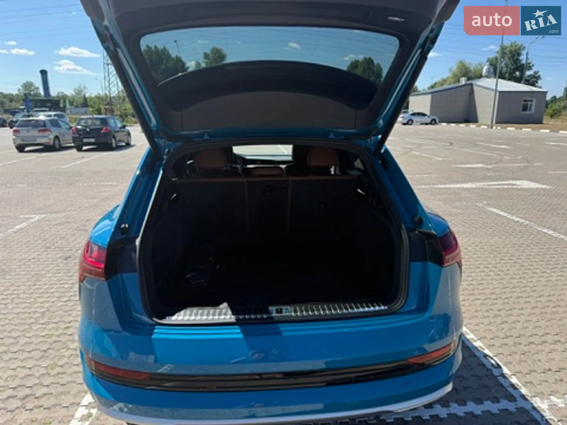 2019 Audi e-tron - мініатюра 3
