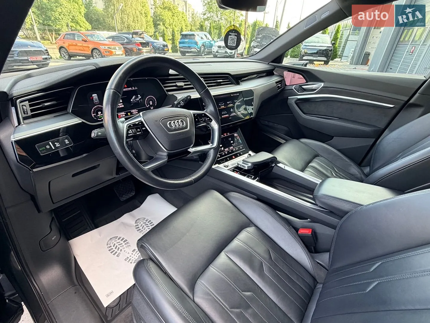 2020 Audi e-tron - мініатюра 14