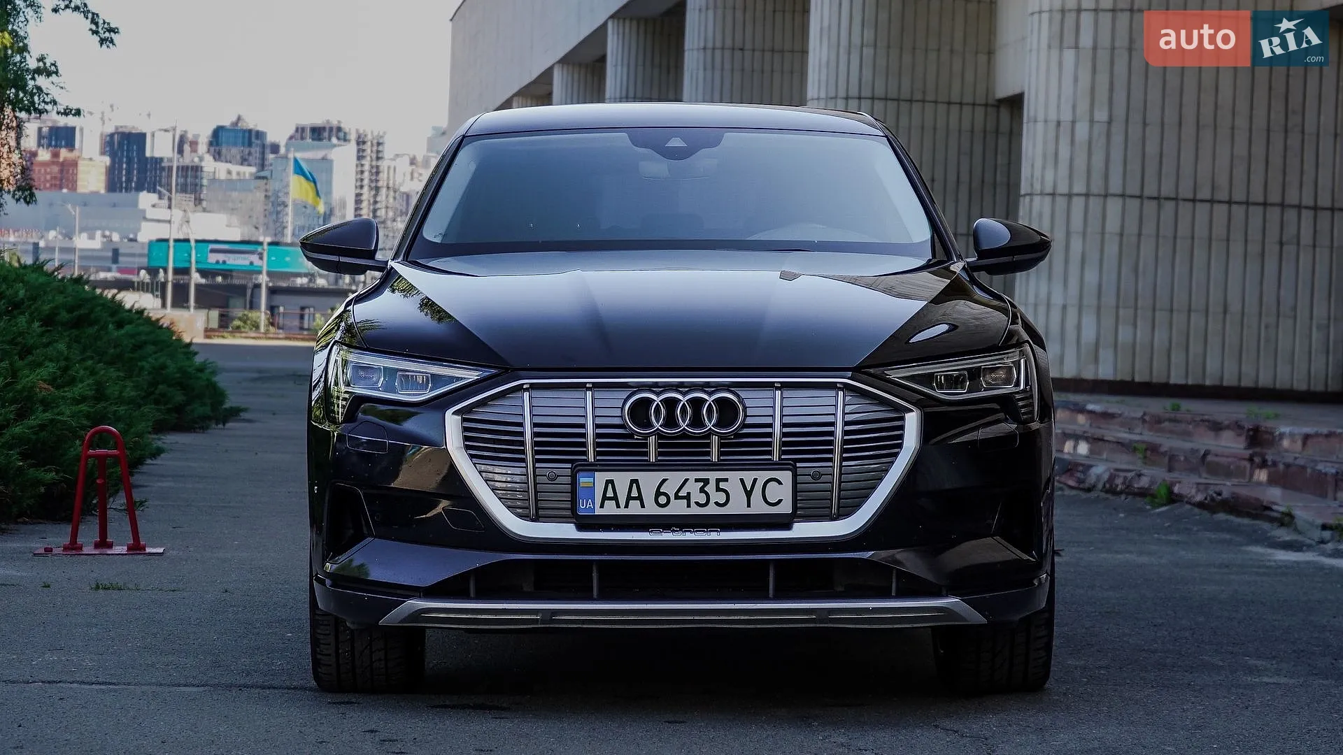 2019 Audi e-tron - мініатюра 2