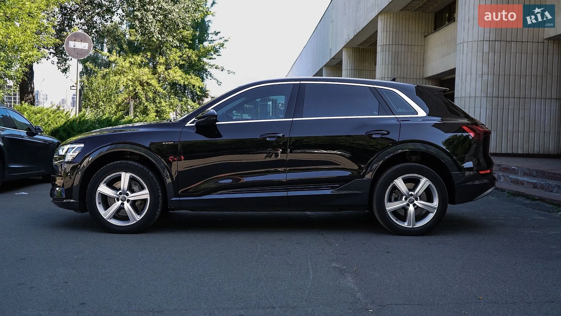2019 Audi e-tron - мініатюра 9
