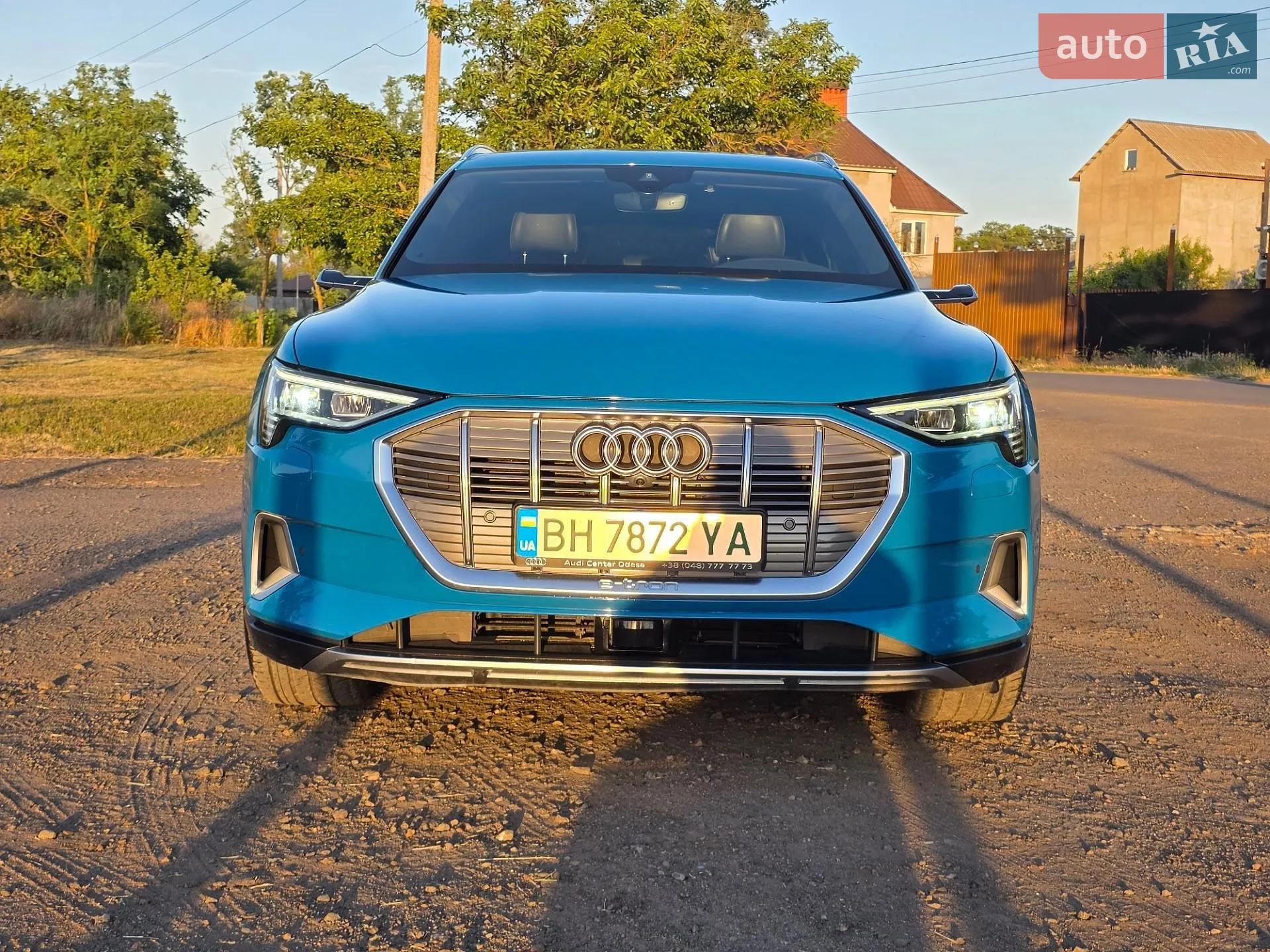 2019 Audi e-tron - мініатюра 2