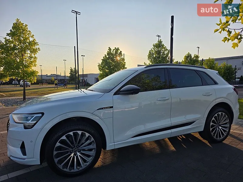 Audi e-tron