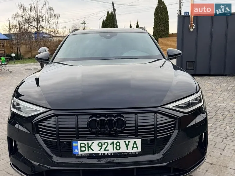 Audi e-tron 2022