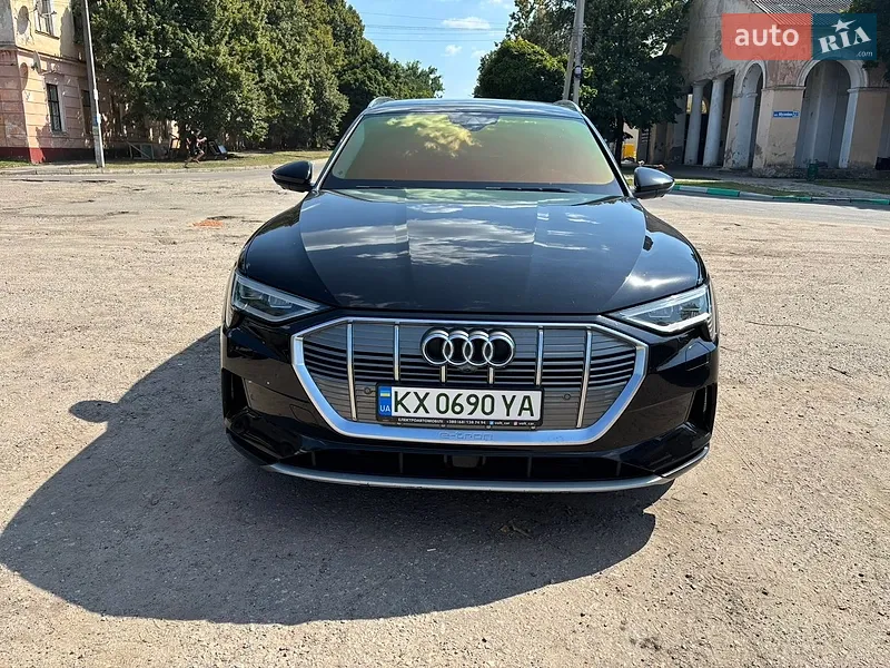Audi e-tron 2019