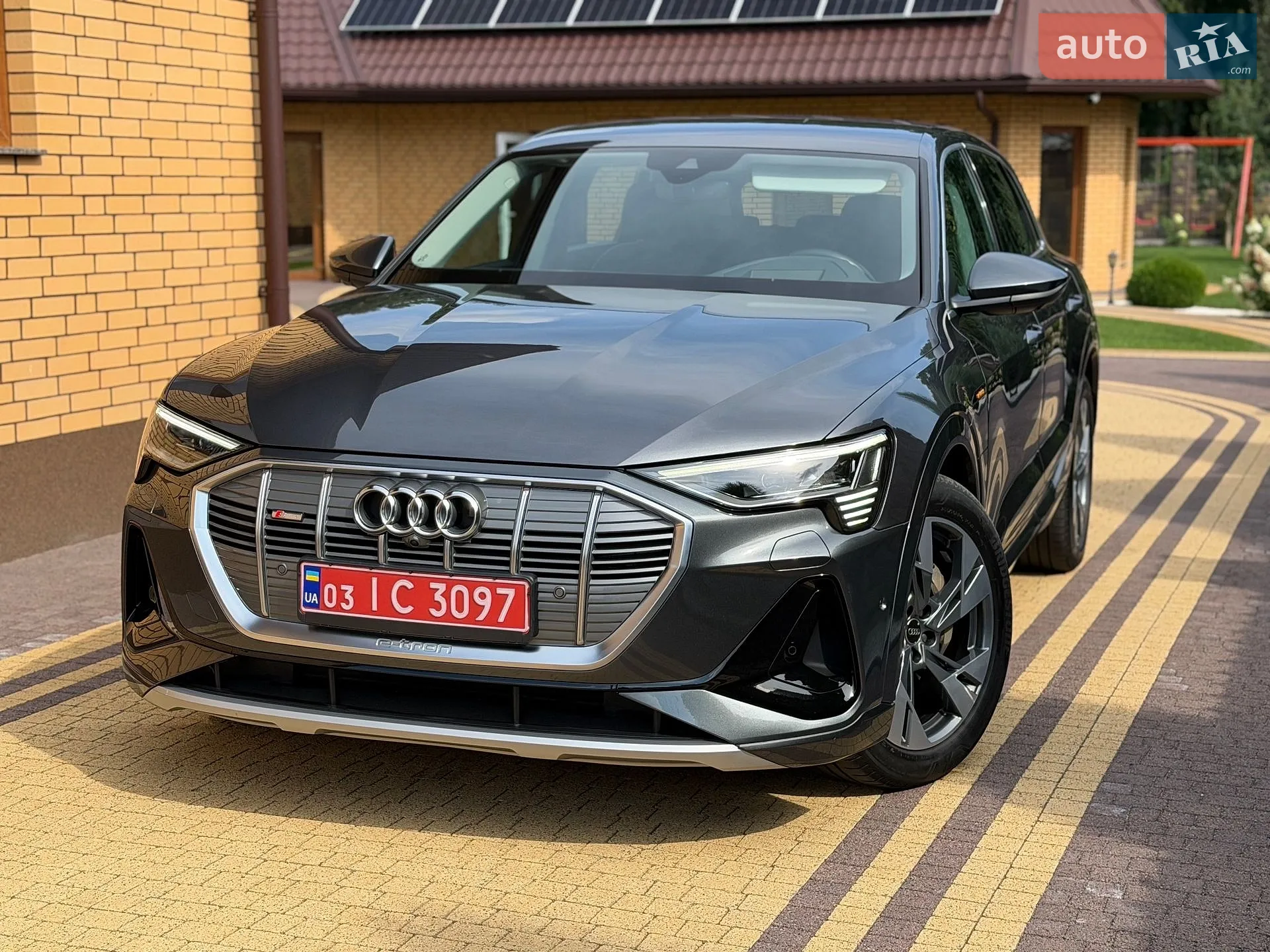 2022 Audi e-tron - мініатюра 2