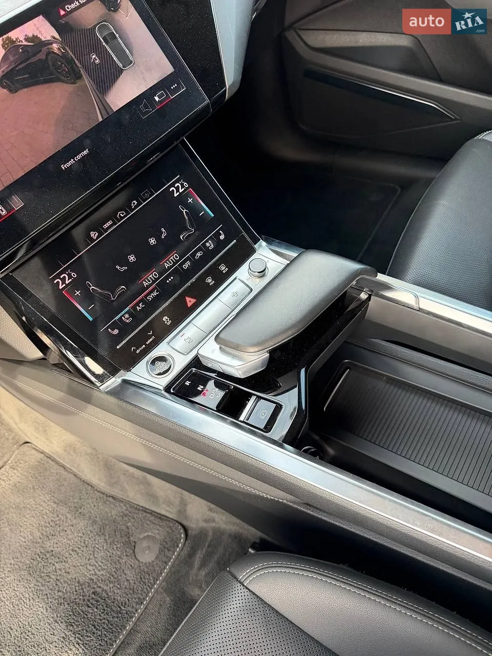2020 Audi e-tron - мініатюра 31