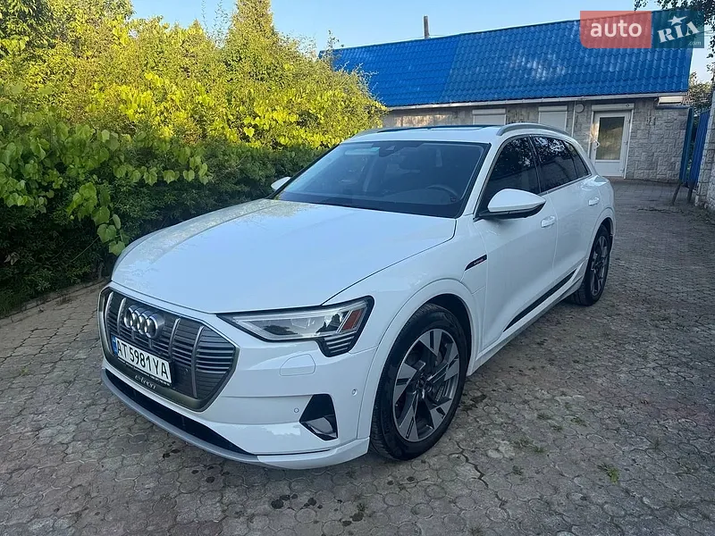 Audi e-tron 2022