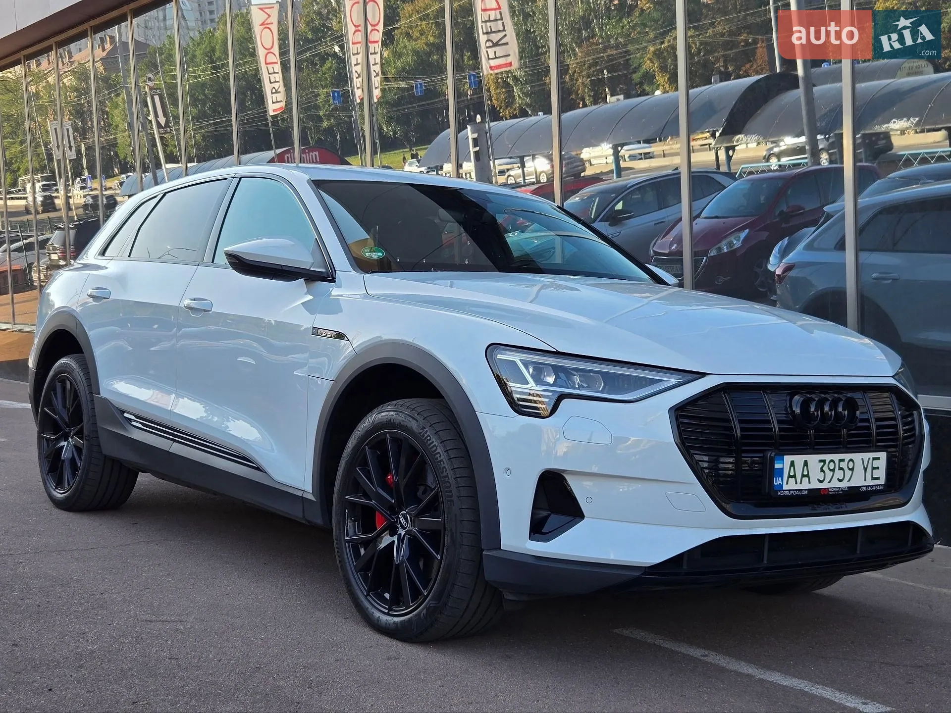 2021 Audi e-tron - фото 1