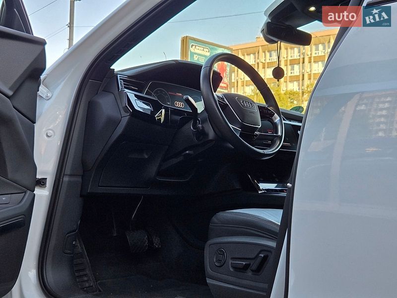 Внедорожник / Кроссовер Audi e-tron 2021 в Киеве