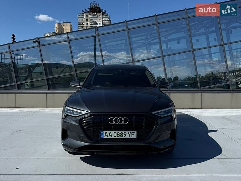 Позашляховик / Кросовер Audi e-tron 2019 в Києві