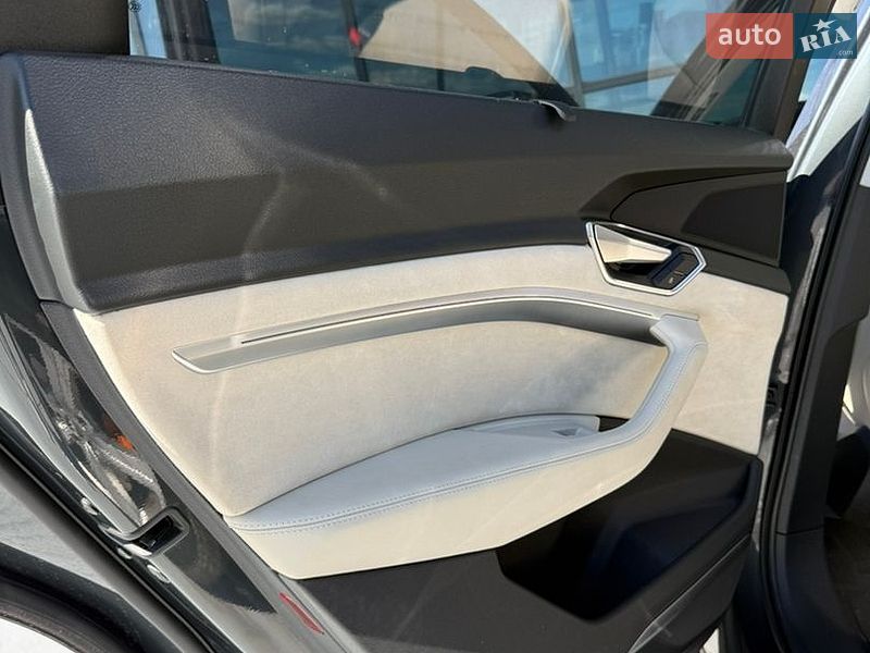 Позашляховик / Кросовер Audi e-tron 2019 в Києві